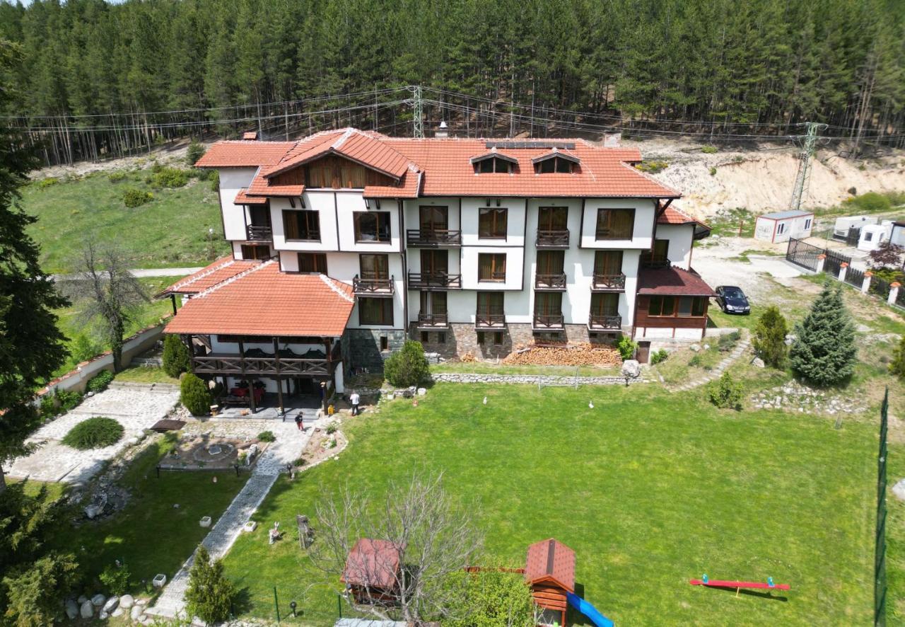 Семеен Хотел Света Марина Dobrinishte Exterior photo